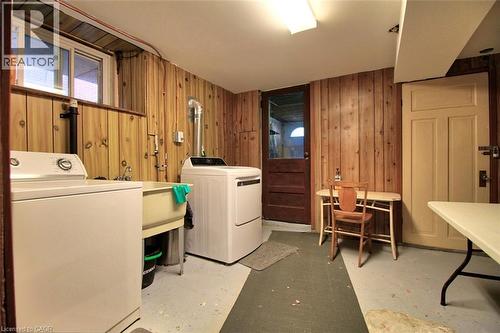22 Blake Street, Hamilton, ON - Indoor Photo Showing Laundry Room