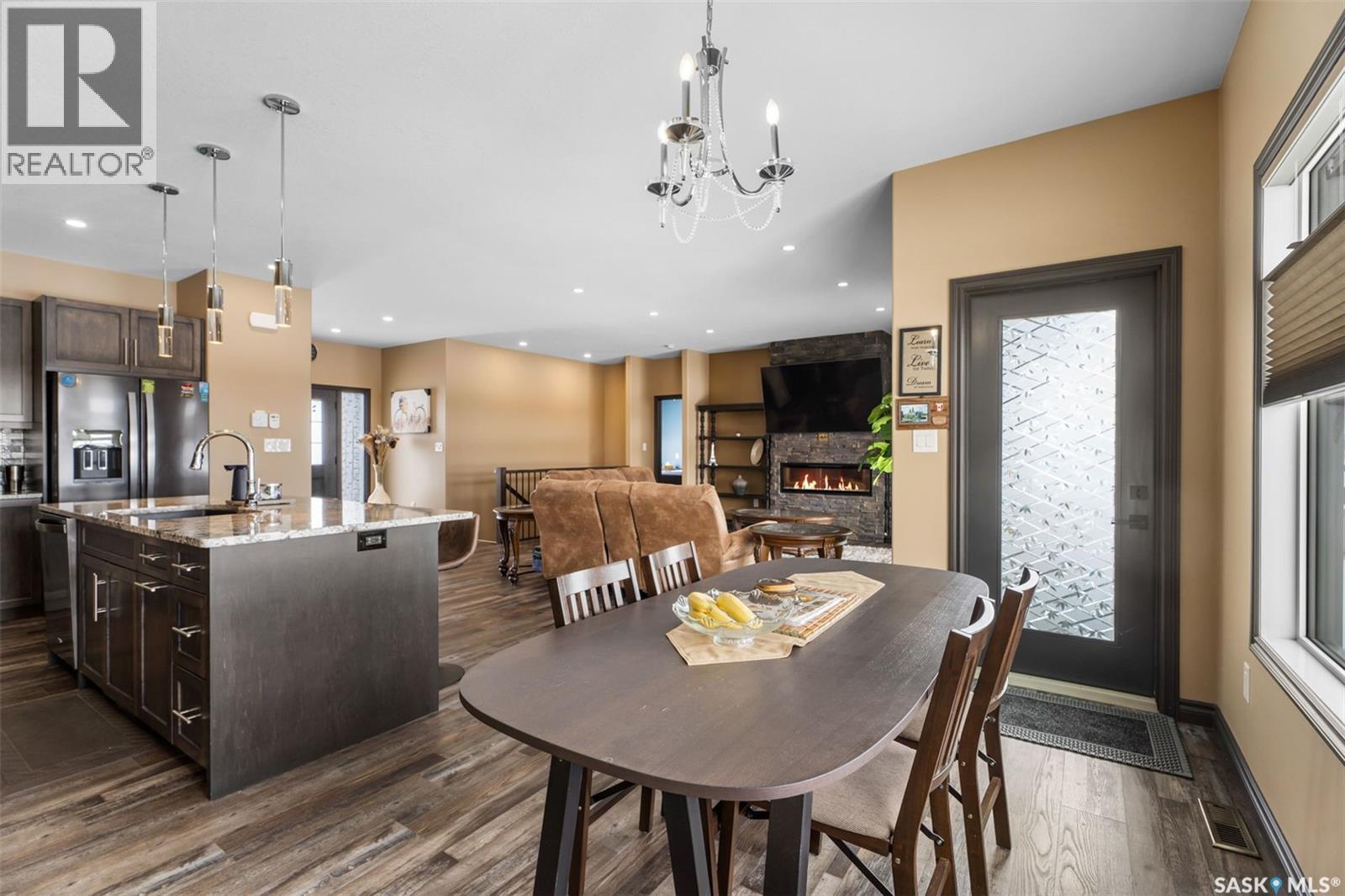 503 8Th Avenue E, Watrous, SK - Indoor