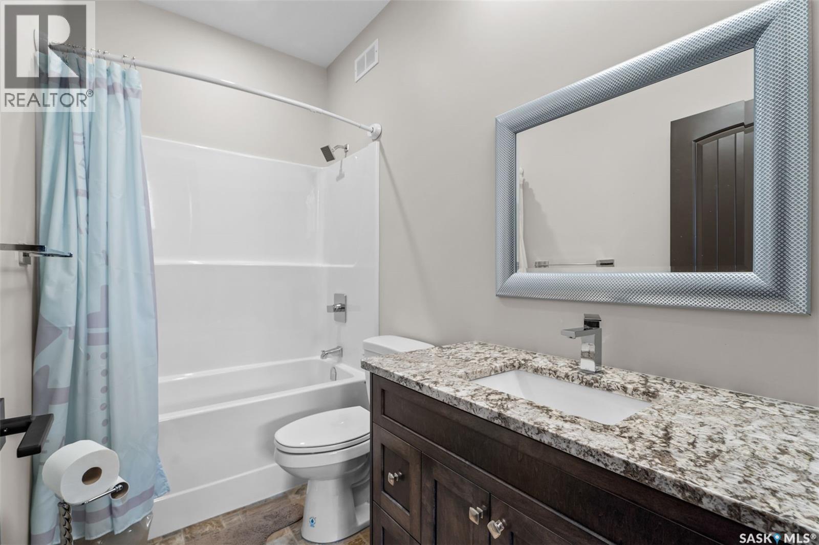 503 8Th Avenue E, Watrous, SK - Indoor Photo Showing Bathroom