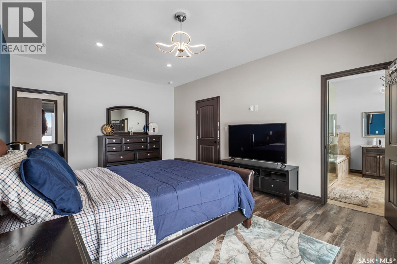 503 8Th Avenue E, Watrous, SK - Indoor Photo Showing Bedroom