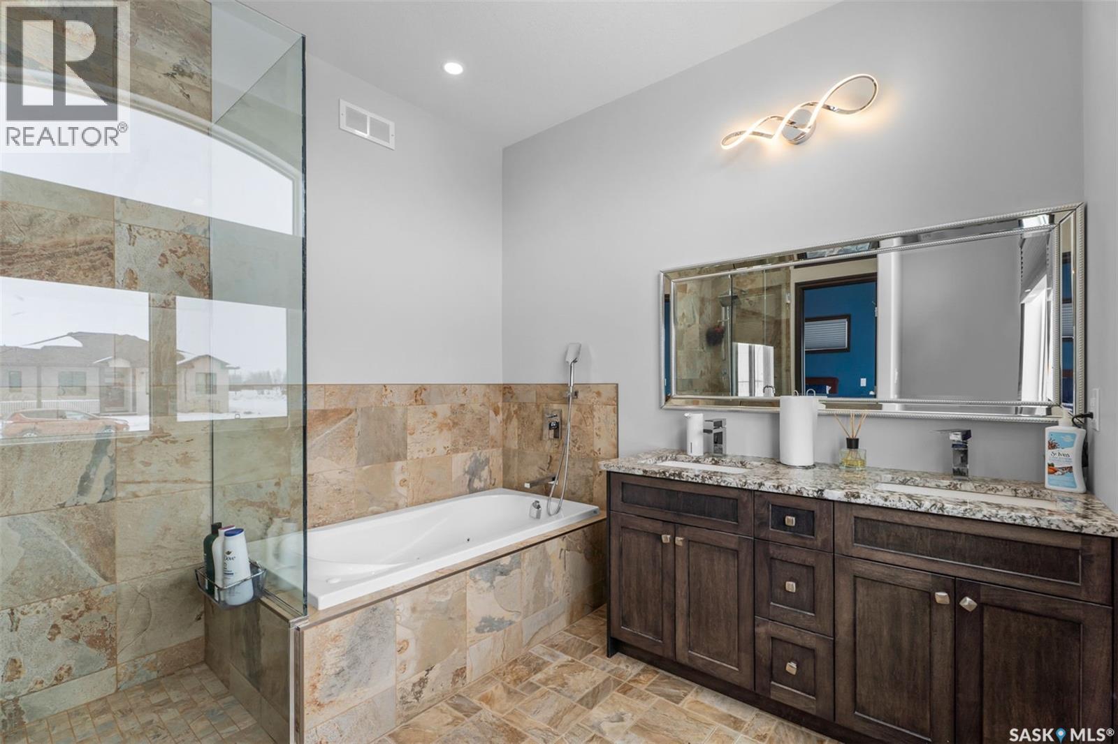 503 8Th Avenue E, Watrous, SK - Indoor Photo Showing Bathroom
