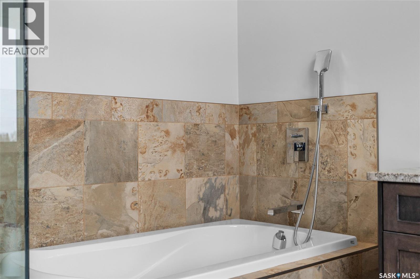503 8Th Avenue E, Watrous, SK - Indoor Photo Showing Bathroom