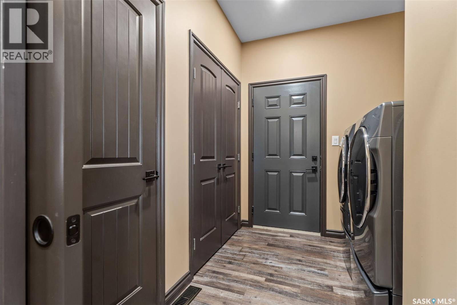 503 8Th Avenue E, Watrous, SK - Indoor