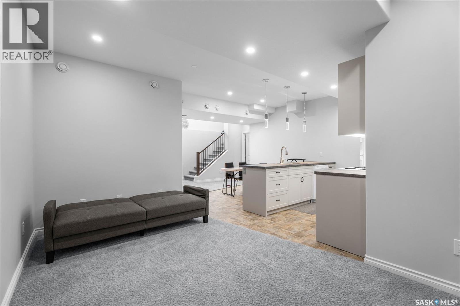 503 8Th Avenue E, Watrous, SK - Indoor