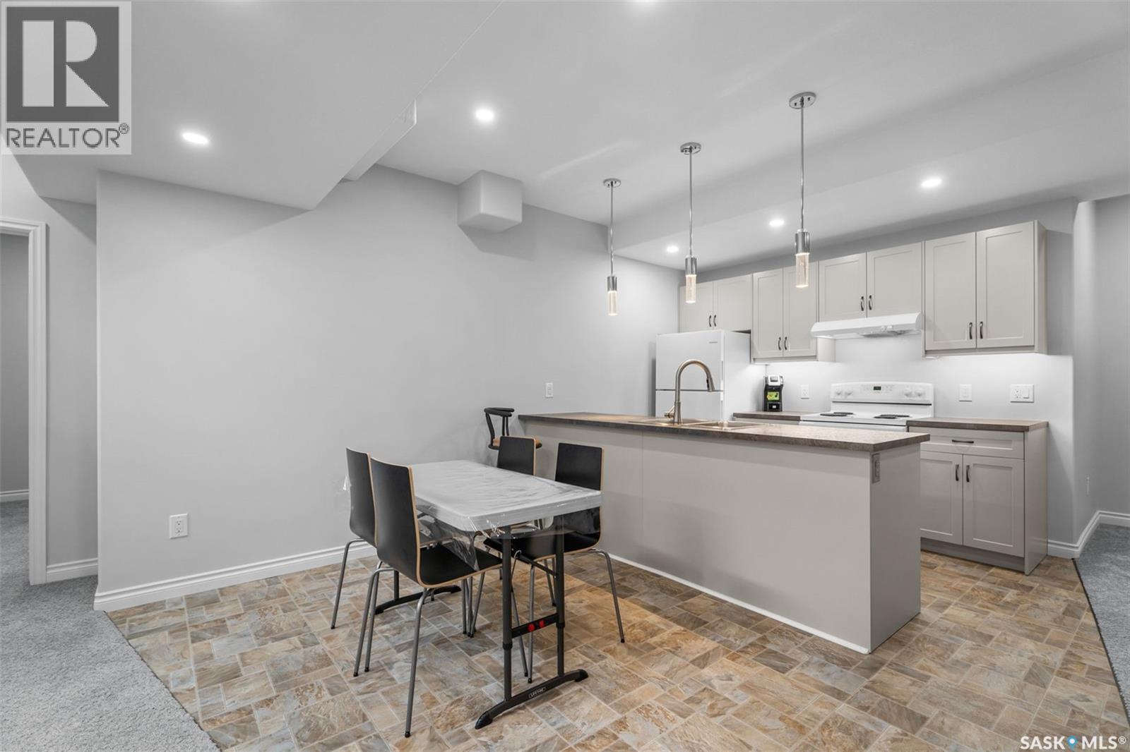 503 8Th Avenue E, Watrous, SK - Indoor