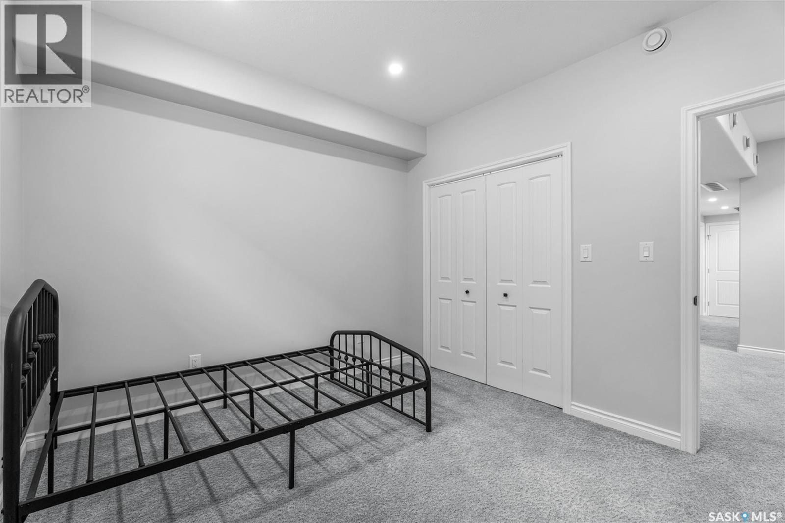 503 8Th Avenue E, Watrous, SK - Indoor Photo Showing Bedroom