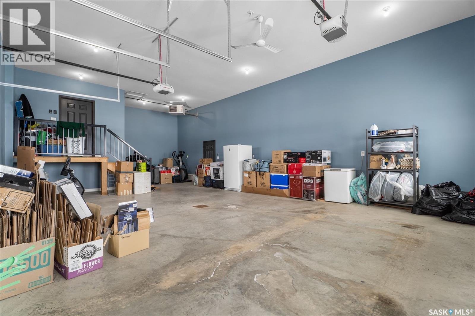 503 8Th Avenue E, Watrous, SK - Indoor Photo Showing Garage