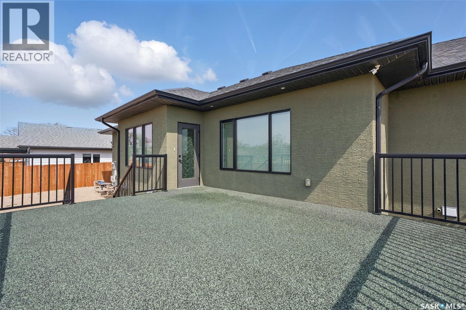 503 8Th Avenue E, Watrous, SK - Outdoor With Exterior