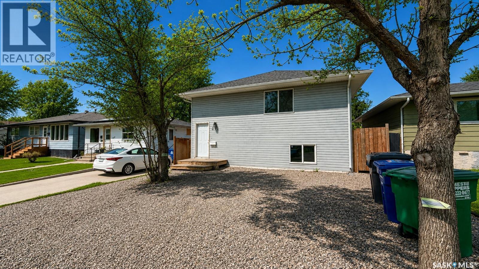 215 V Avenue N, Saskatoon, SK - Outdoor