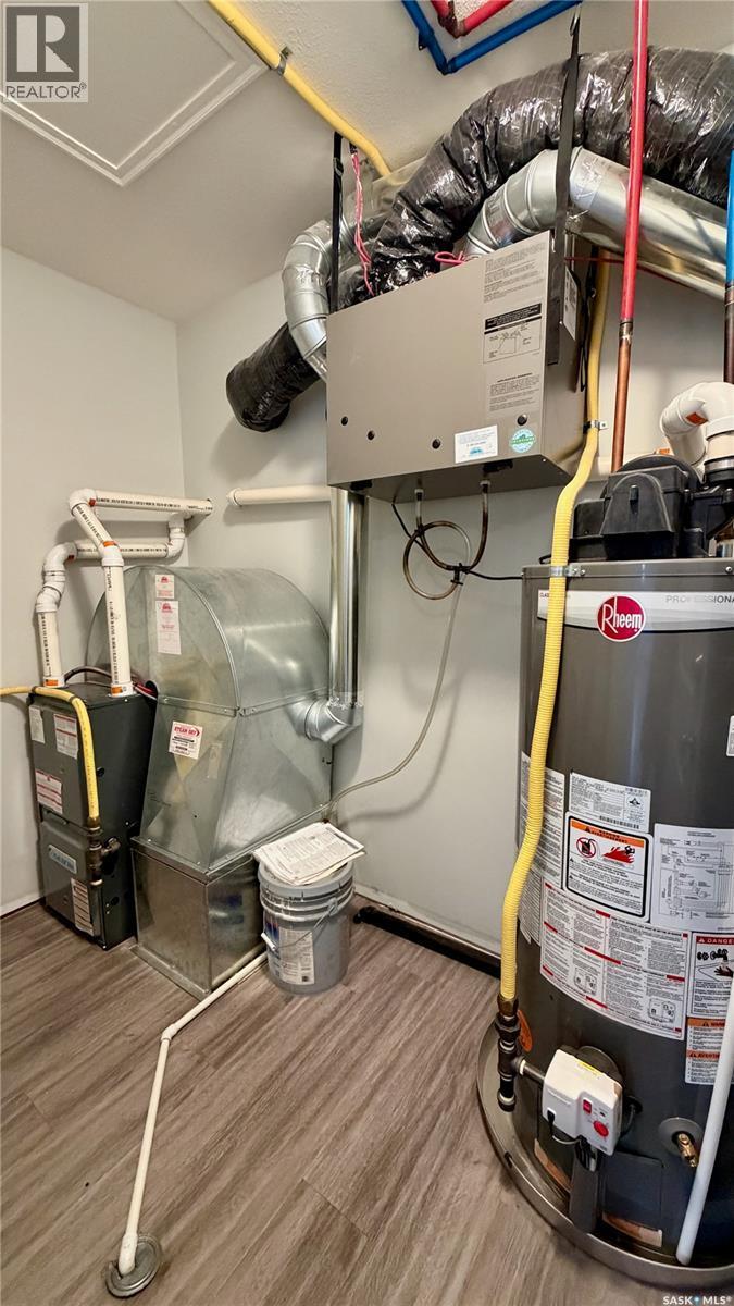215 V Avenue N, Saskatoon, SK - Indoor Photo Showing Basement