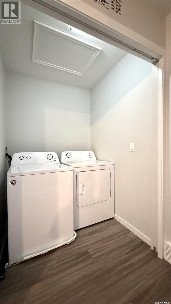 215 V Avenue N, Saskatoon, SK - Indoor Photo Showing Laundry Room