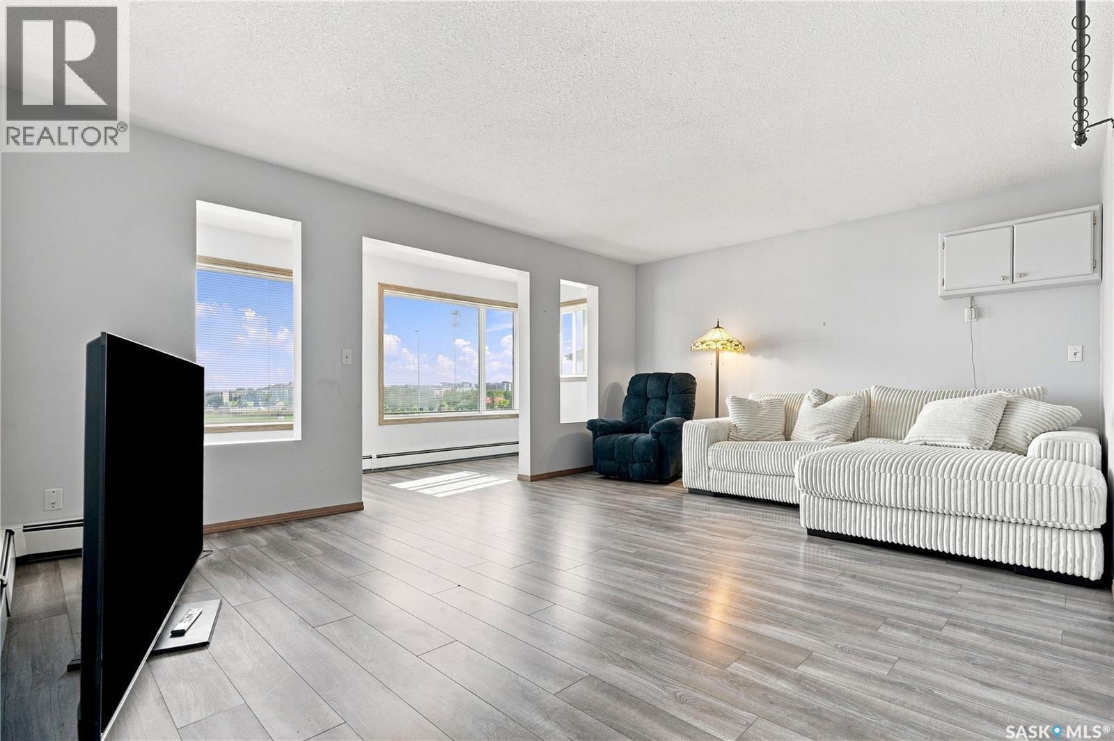 308 115 Keevil Crescent, Saskatoon, SK - Indoor Photo Showing Living Room
