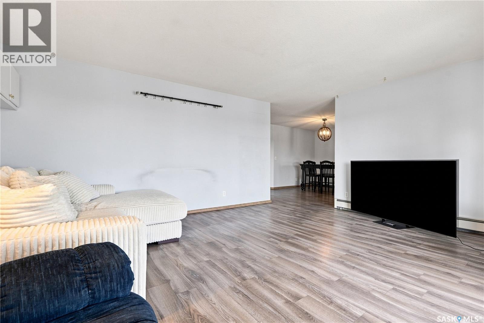 308 115 Keevil Crescent, Saskatoon, SK - Indoor Photo Showing Living Room