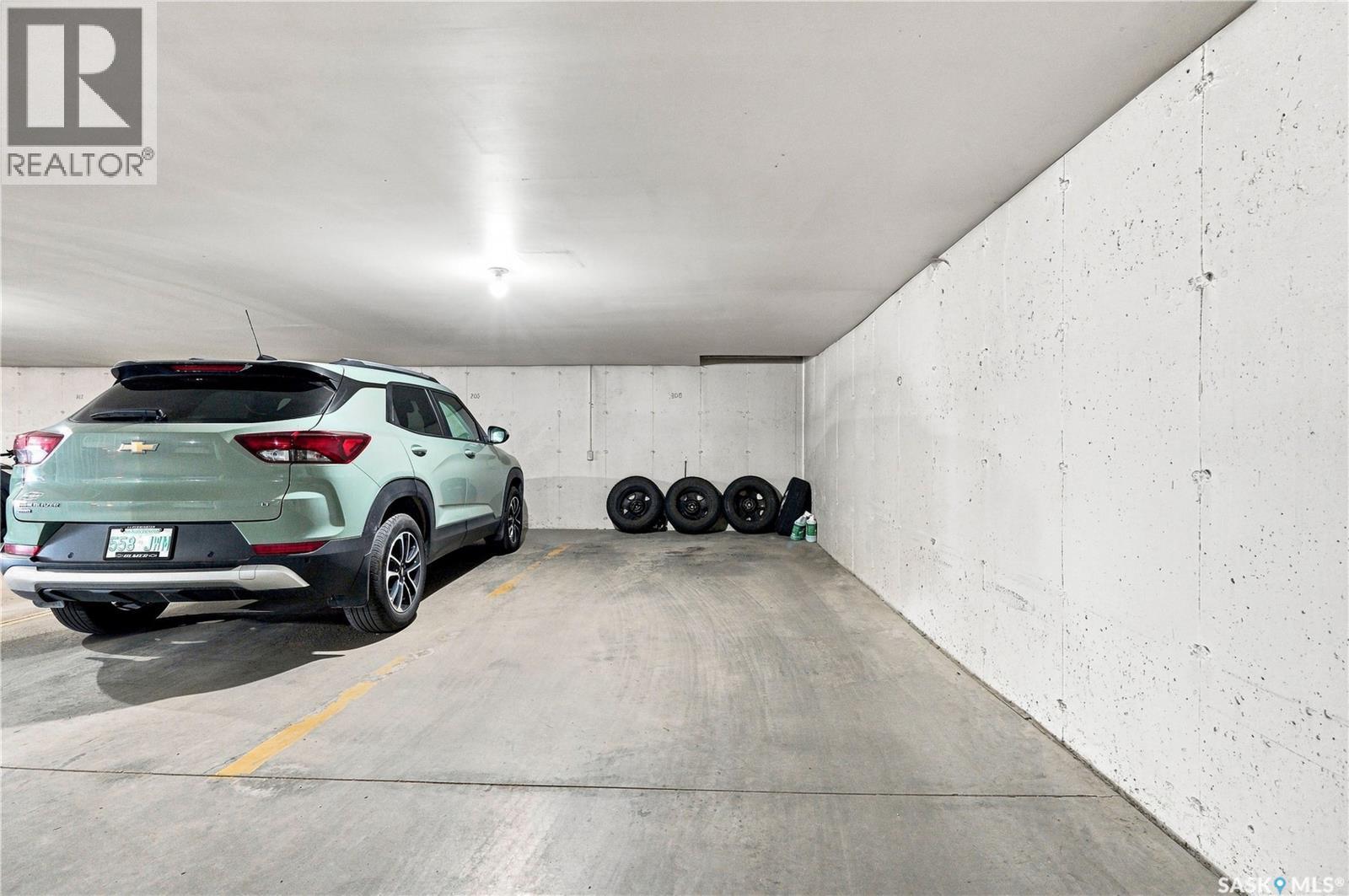 308 115 Keevil Crescent, Saskatoon, SK - Indoor Photo Showing Garage