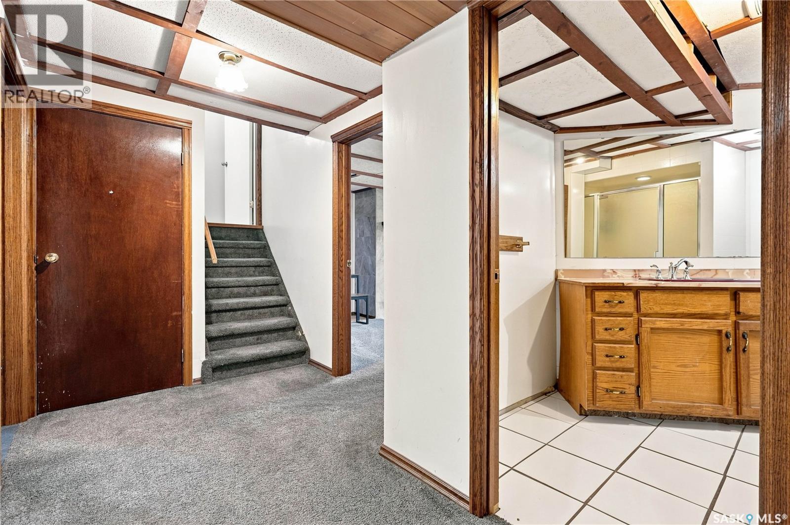 986 Rowell Crescent N, Regina, SK - Indoor