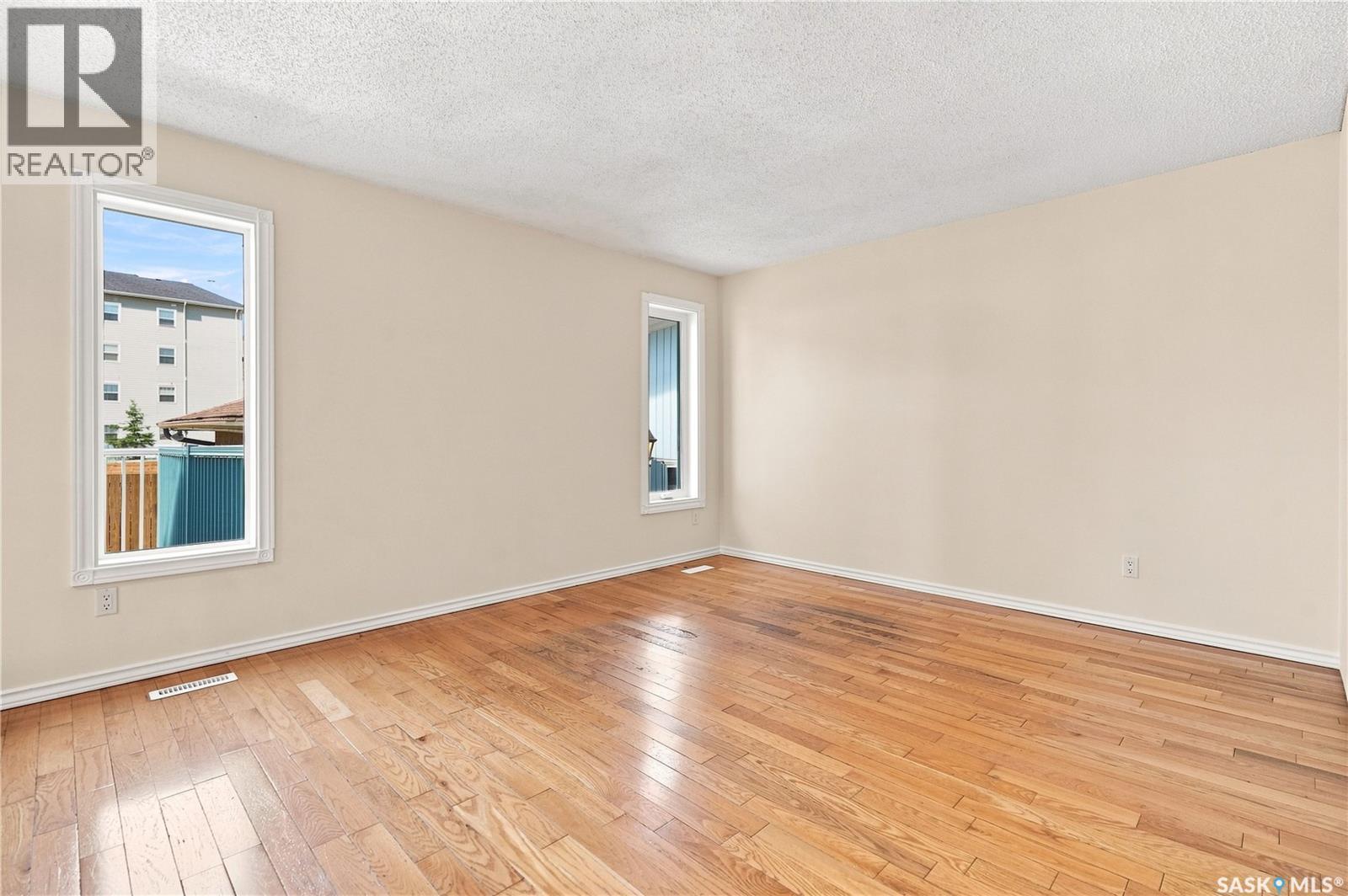 986 Rowell Crescent N, Regina, SK - Indoor Photo Showing Other Room