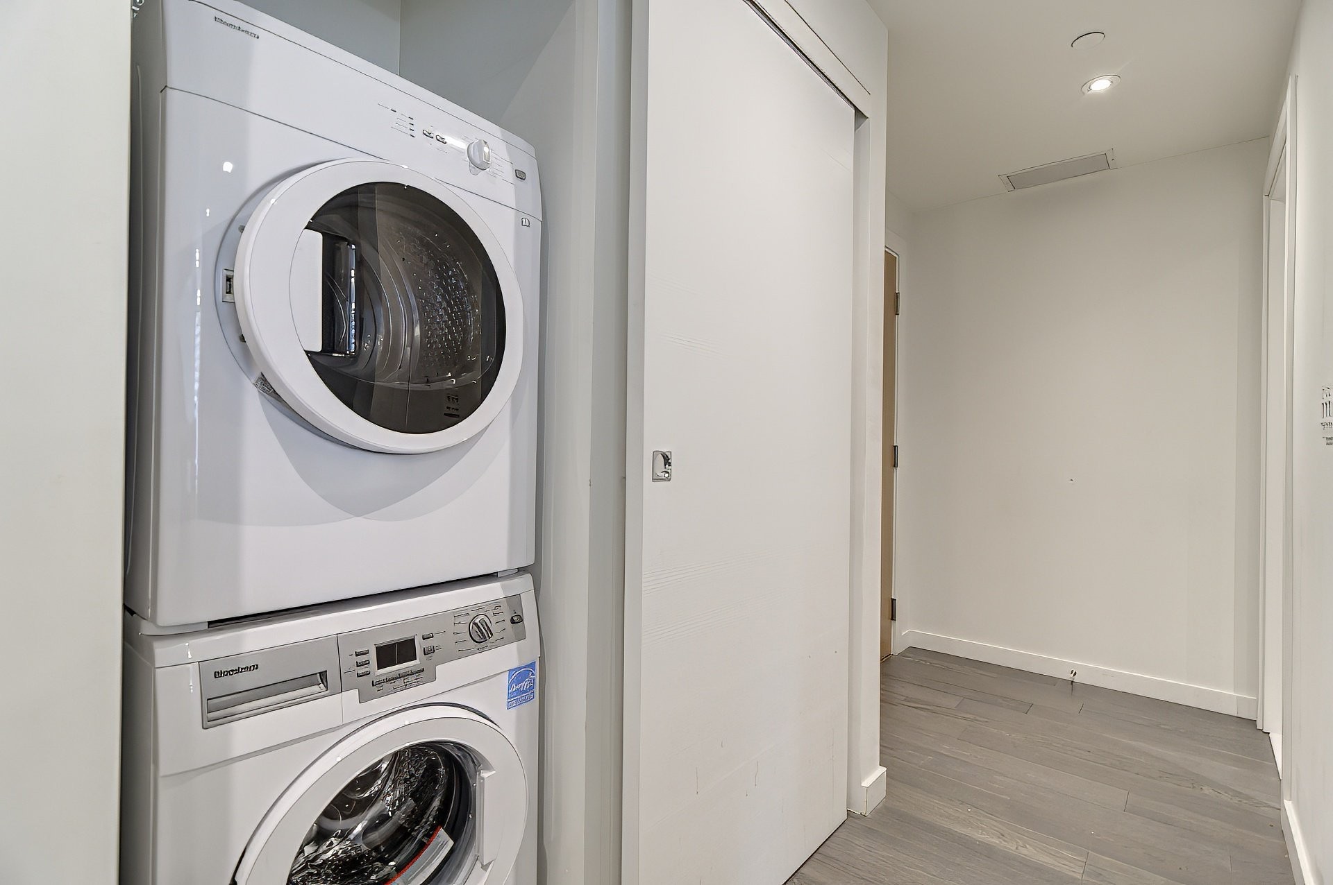 Salle de lavage - 3404-1450 Boul. René-Lévesque O., Montréal (Ville-Marie), QC - Indoor Photo Showing Laundry Room