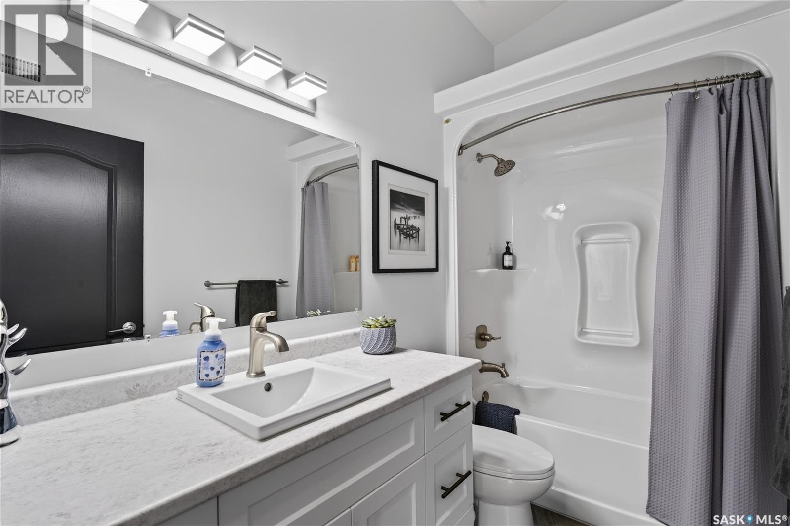 1329 Heidgerken Crescent, Humboldt, SK - Indoor Photo Showing Bathroom
