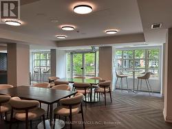 Courtyard Party Room - 