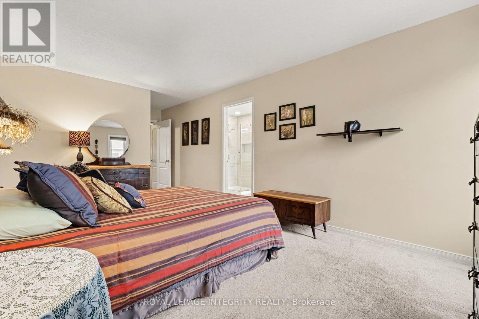 16 Streamwood Lane, Ottawa, ON - Indoor Photo Showing Bedroom