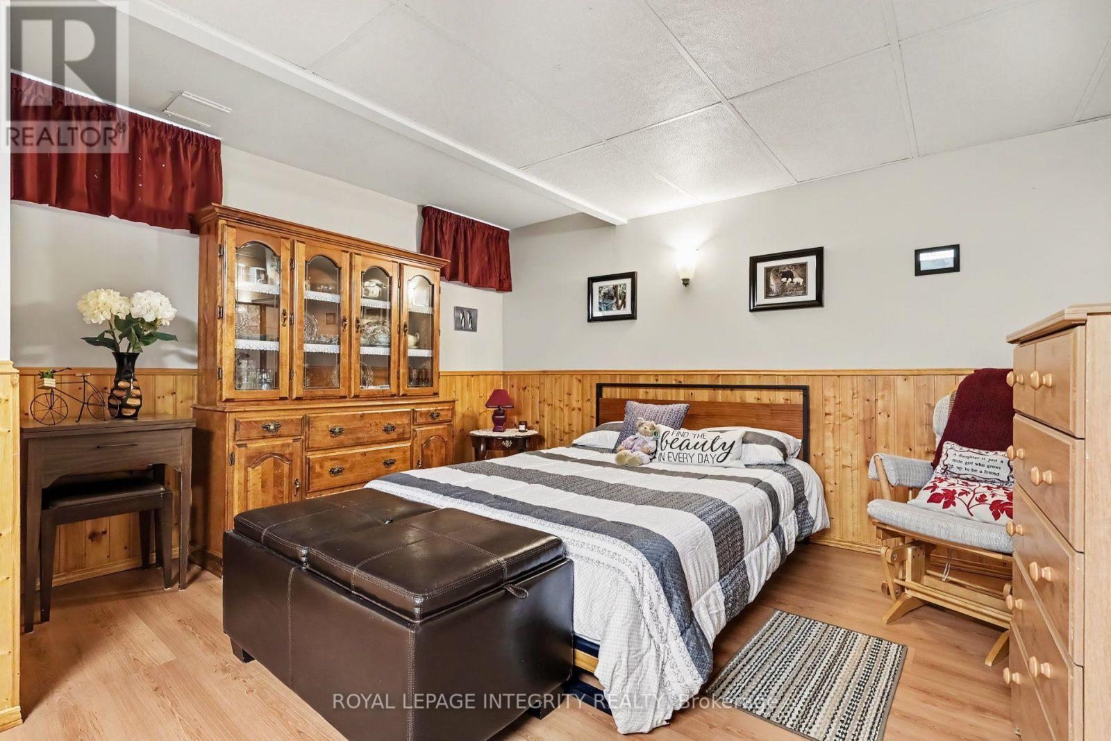 16 Streamwood Lane, Ottawa, ON - Indoor Photo Showing Bedroom