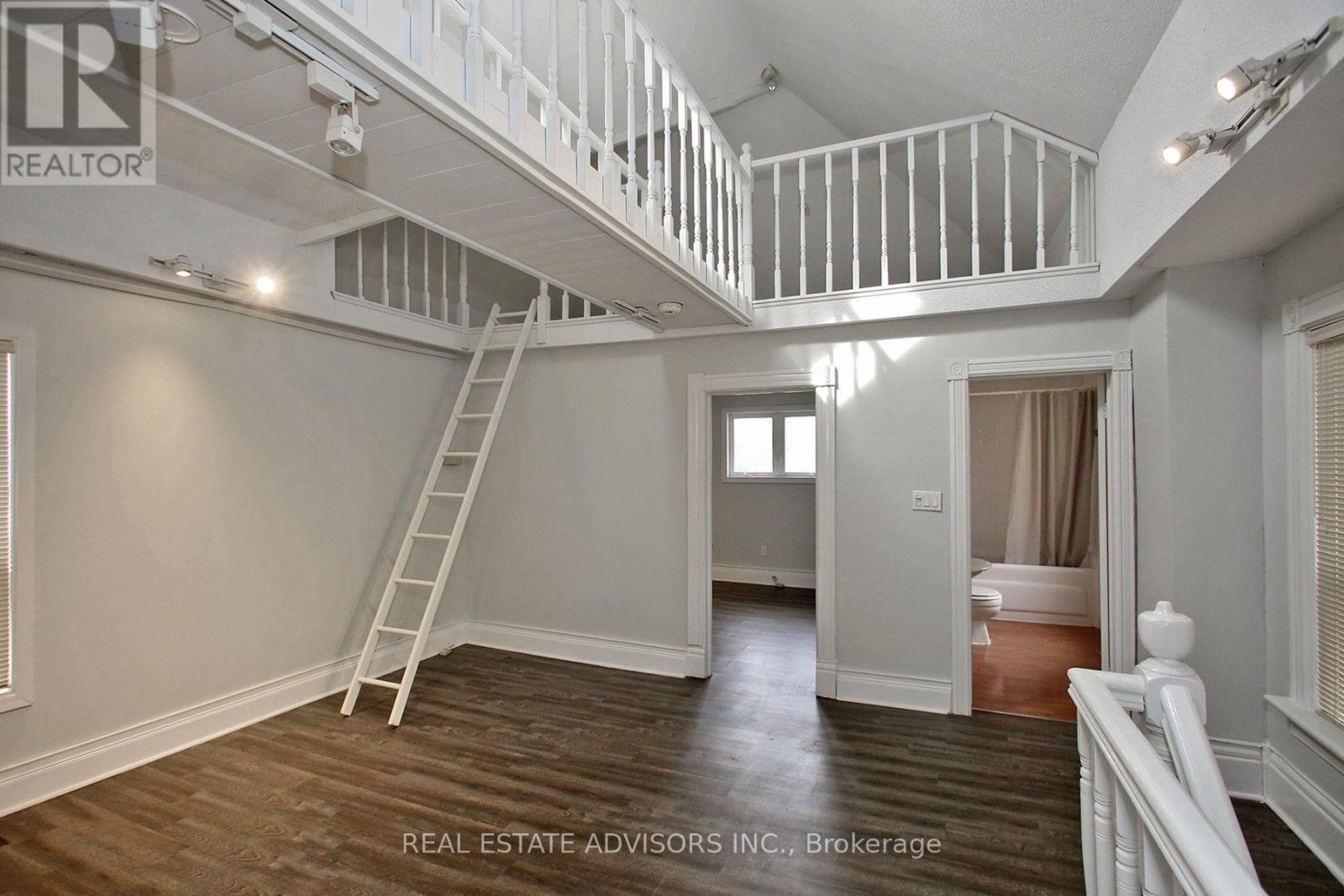 2nd foor office - 7924 Kipling Avenue, Vaughan, ON