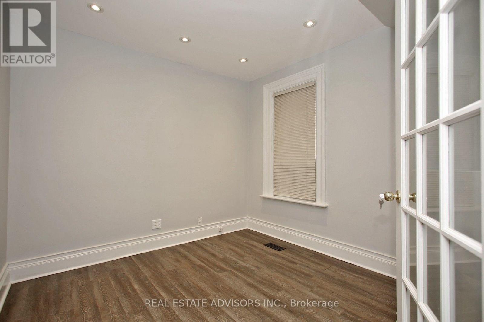 main floor office - 7924 Kipling Avenue, Vaughan, ON
