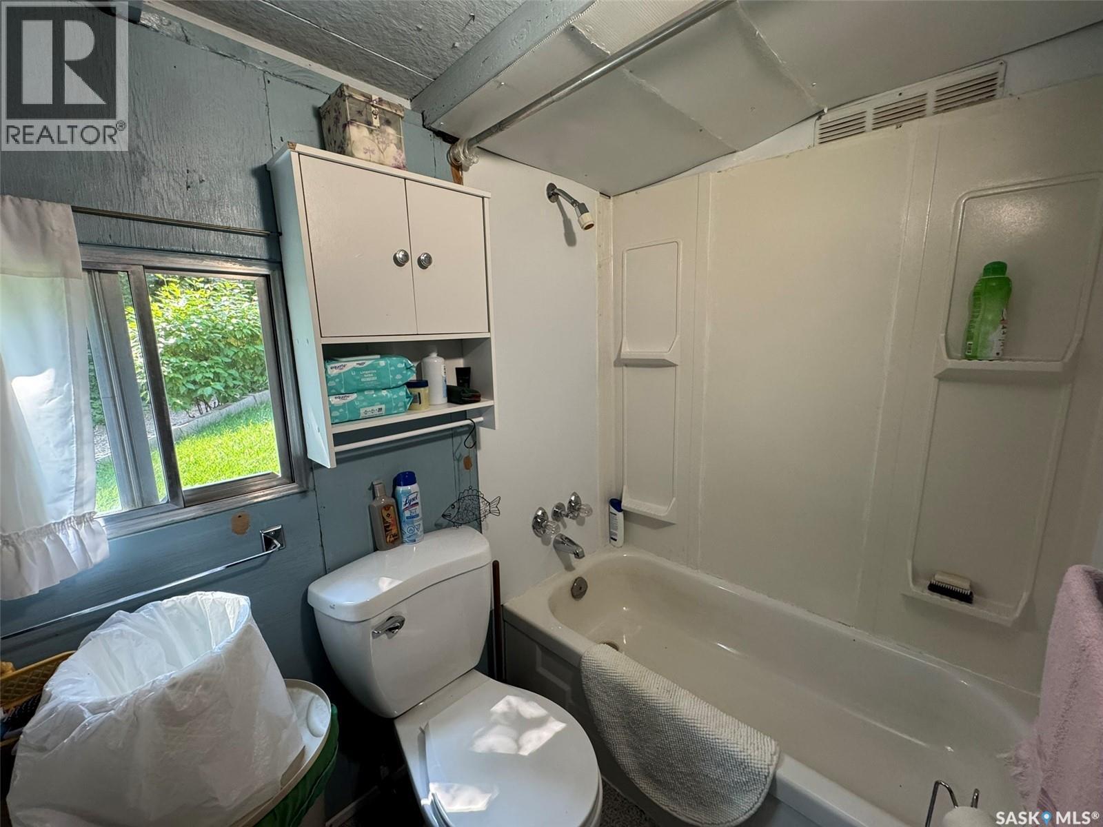 2 Grove Lane, Grandview Beach, SK - Indoor Photo Showing Bathroom