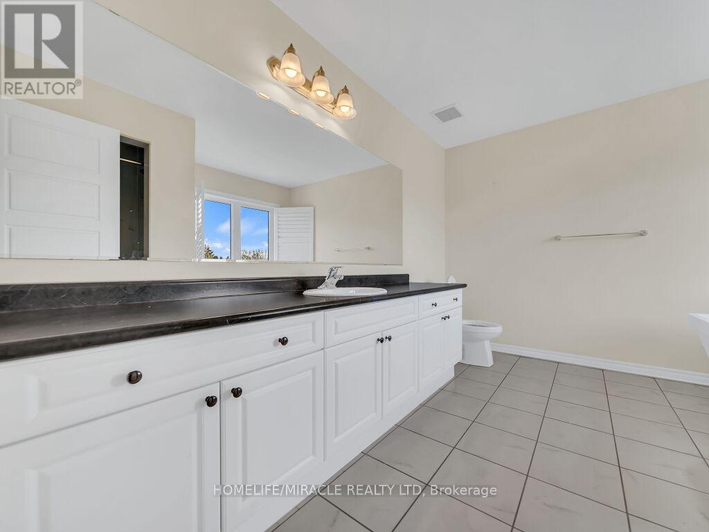52 Compass Trail, Cambridge, ON - Indoor Photo Showing Bathroom
