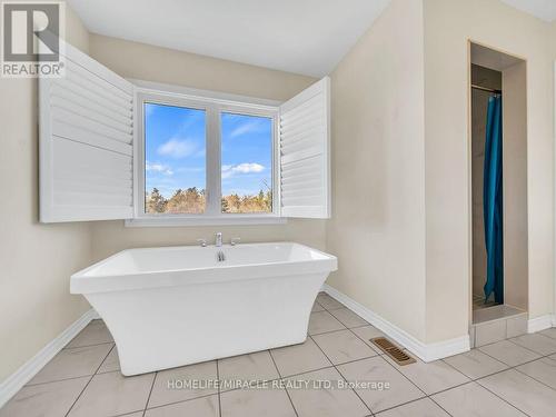 52 Compass Trail, Cambridge, ON - Indoor Photo Showing Bathroom