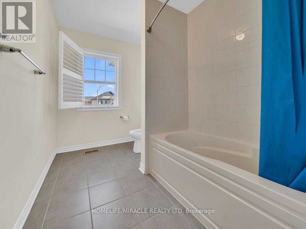 52 Compass Trail, Cambridge, ON - Indoor Photo Showing Bathroom