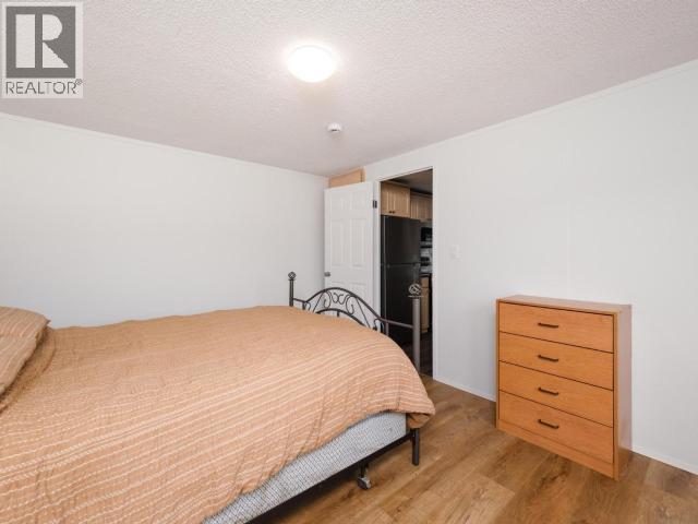 413-989 Range Road, Whitehorse, YT - Indoor Photo Showing Bedroom