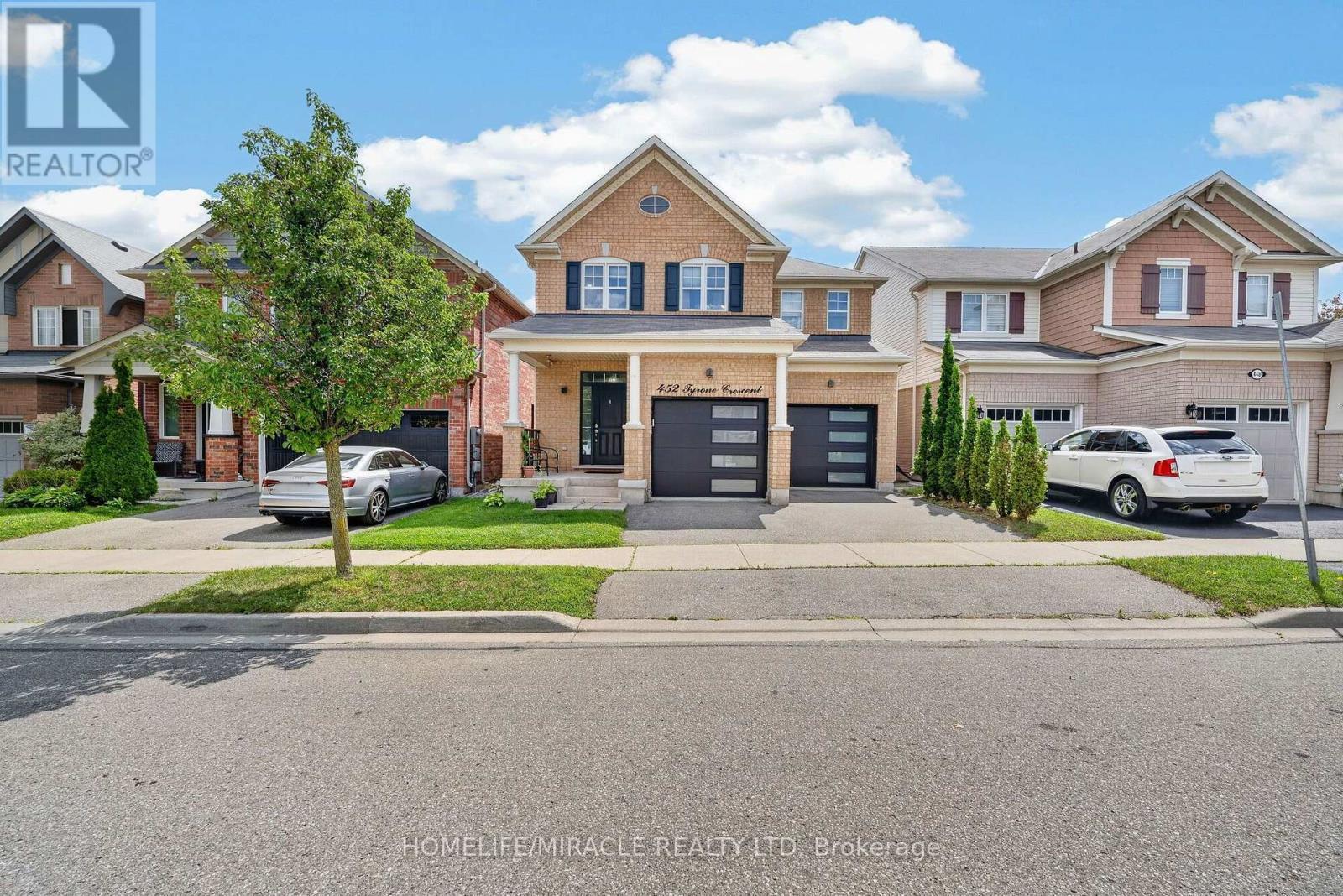 452 Tyrone Crescent, Milton, ON - Outdoor With Facade