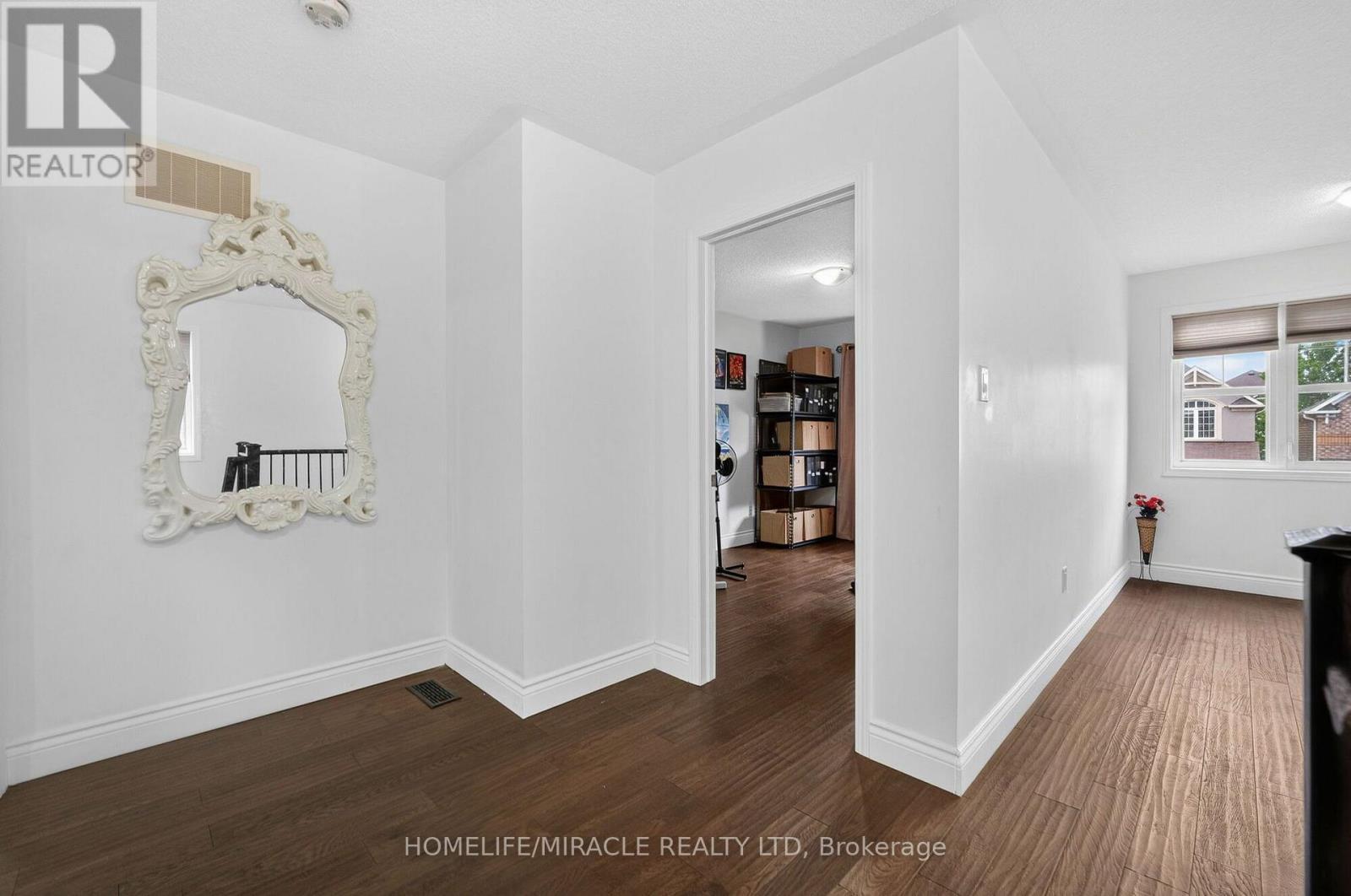 452 Tyrone Crescent, Milton, ON - Indoor Photo Showing Other Room