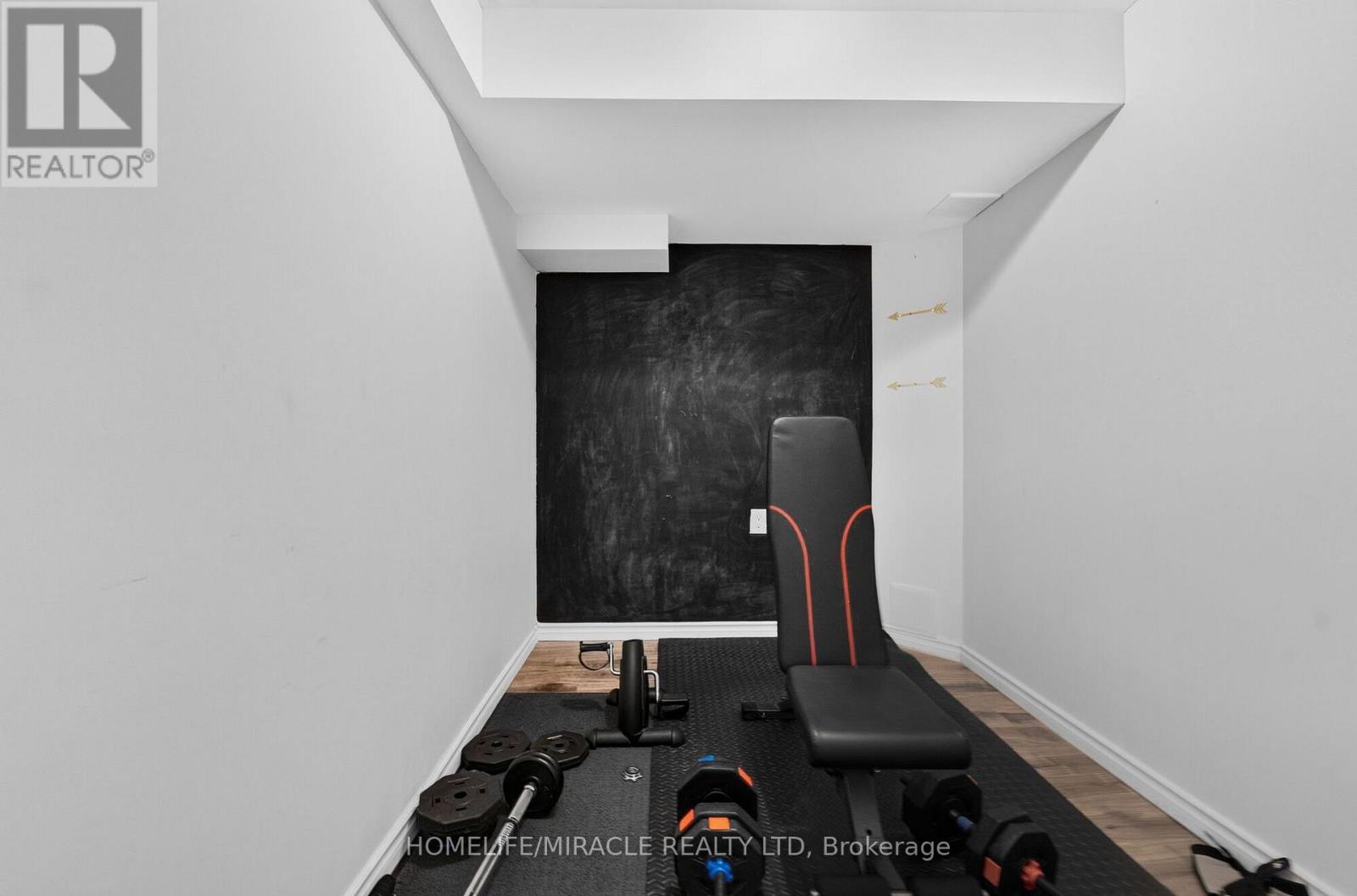 452 Tyrone Crescent, Milton, ON - Indoor Photo Showing Other Room
