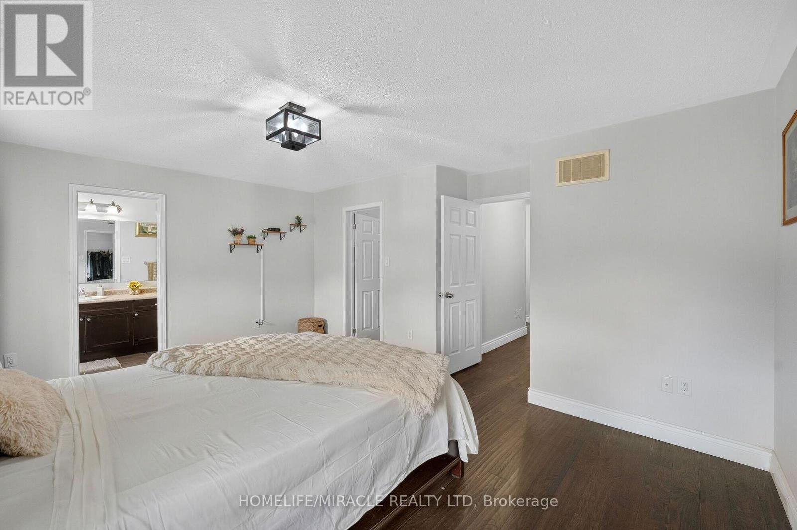 452 Tyrone Crescent, Milton, ON - Indoor Photo Showing Bedroom