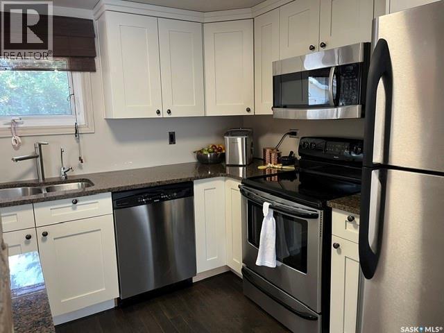 904 Eberts Street, Indian Head, SK - Indoor Photo Showing Kitchen With Stainless Steel Kitchen With Double Sink