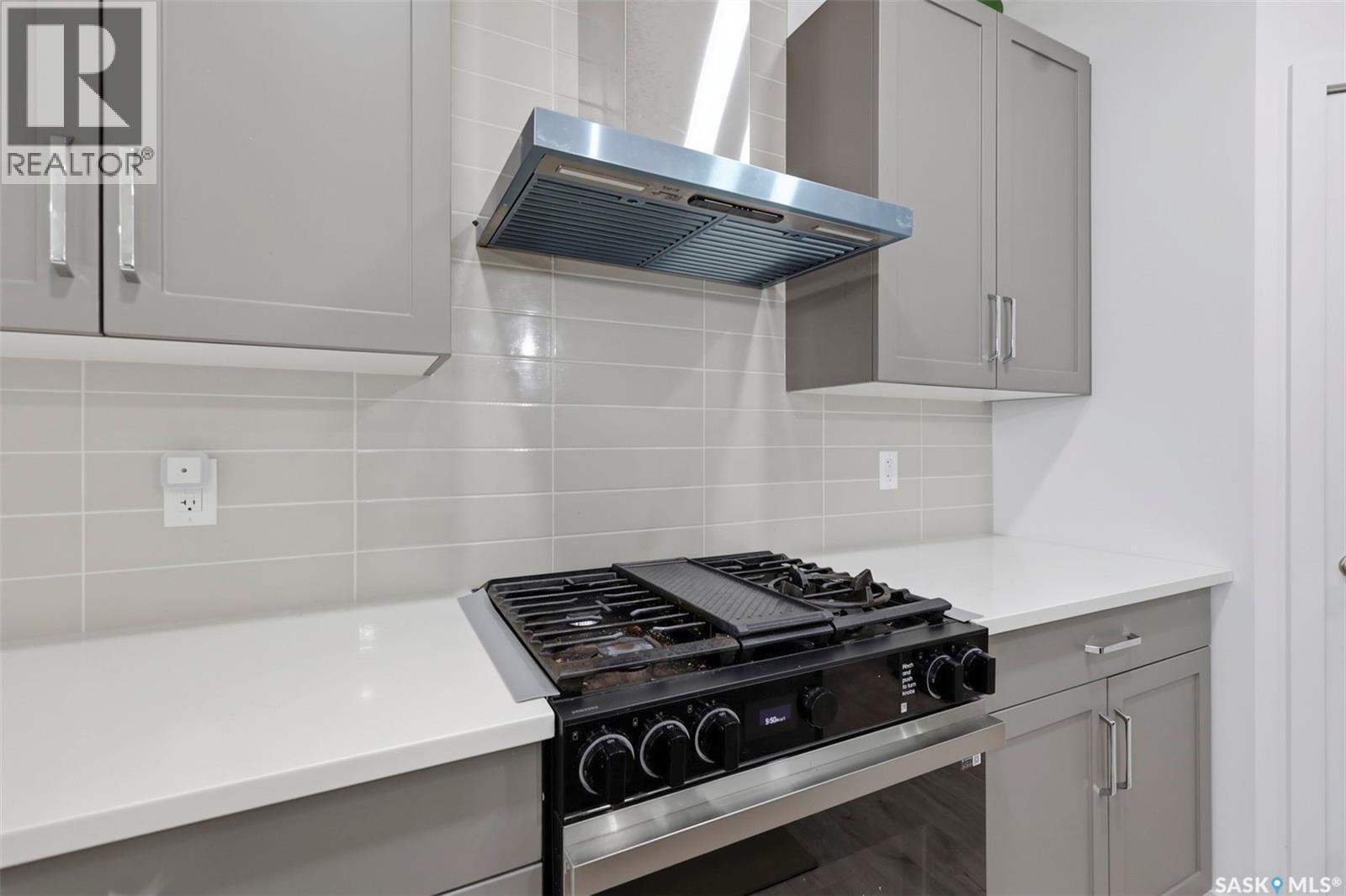 231 Katz Court, Saskatoon, SK - Indoor Photo Showing Kitchen With Upgraded Kitchen