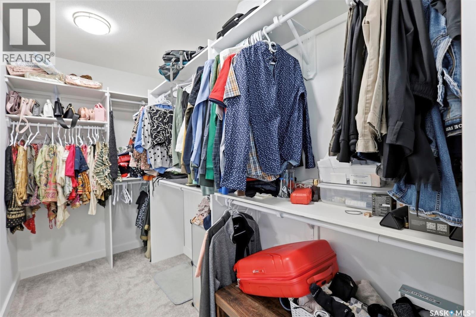 231 Katz Court, Saskatoon, SK - Indoor With Storage