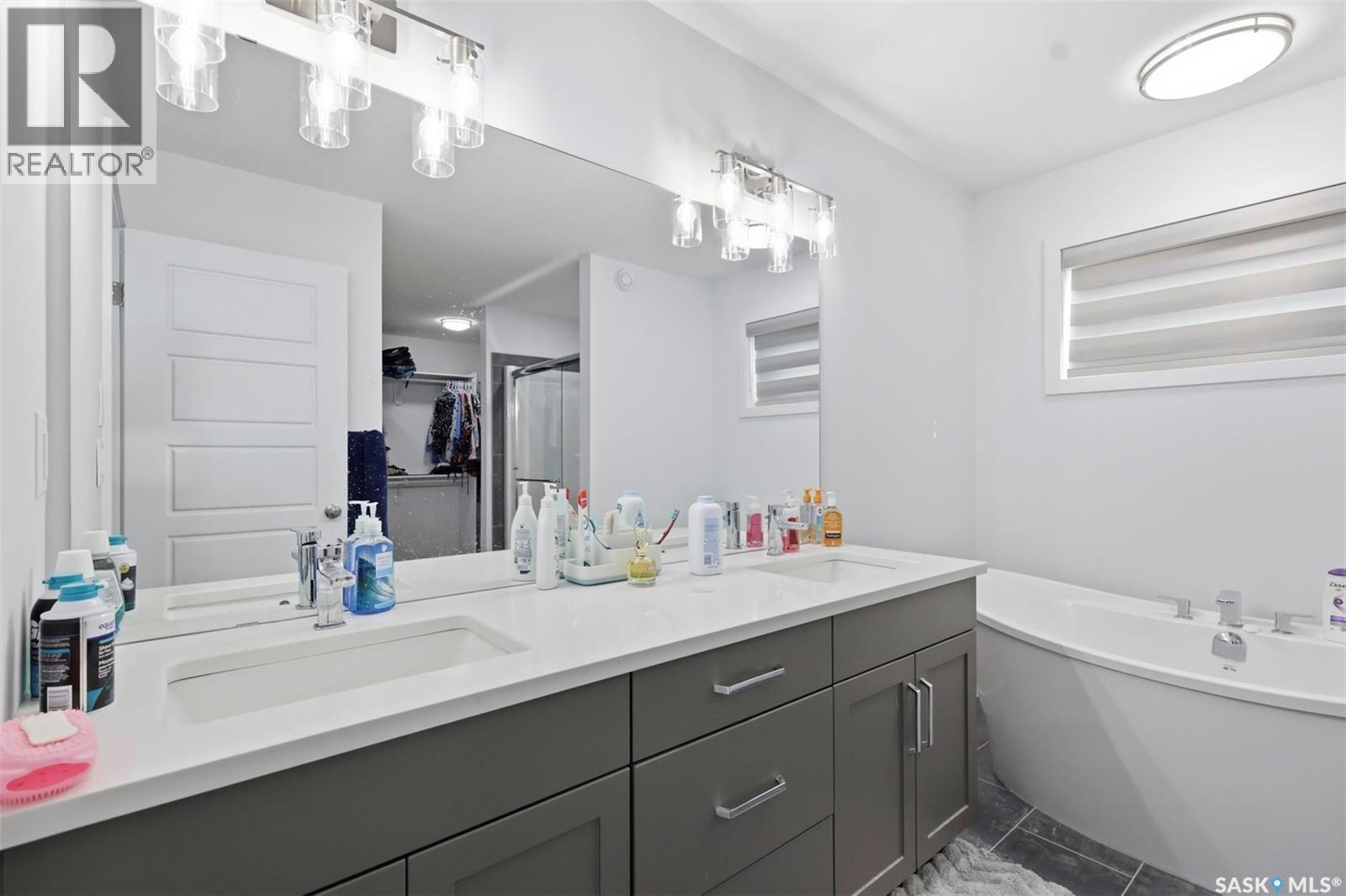 231 Katz Court, Saskatoon, SK - Indoor Photo Showing Bathroom