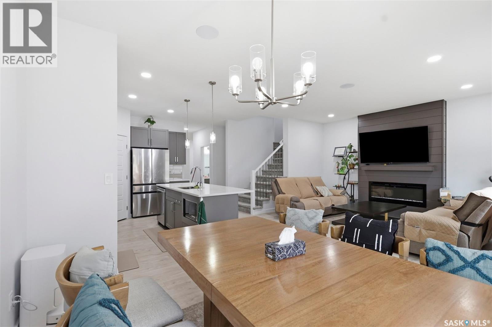 231 Katz Court, Saskatoon, SK - Indoor With Fireplace