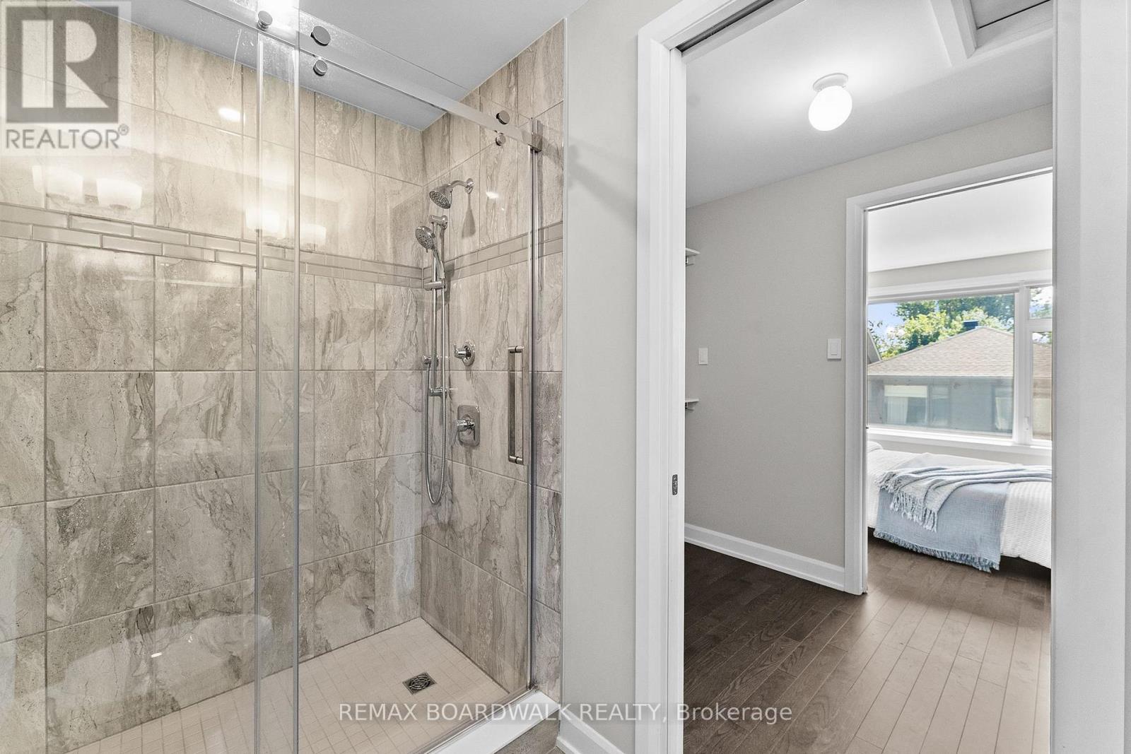 14 Philosopher Private, Ottawa, ON - Indoor Photo Showing Bathroom