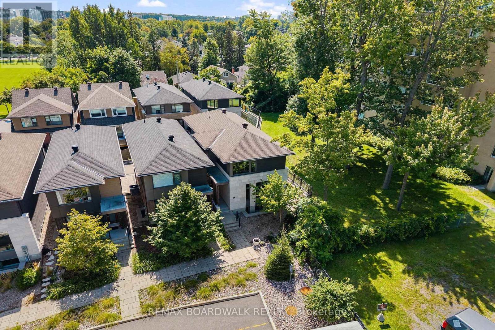 14 Philosopher Private, Ottawa, ON - Outdoor
