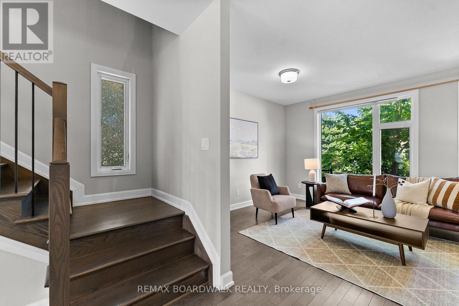 14 Philosopher Private, Ottawa, ON - Indoor