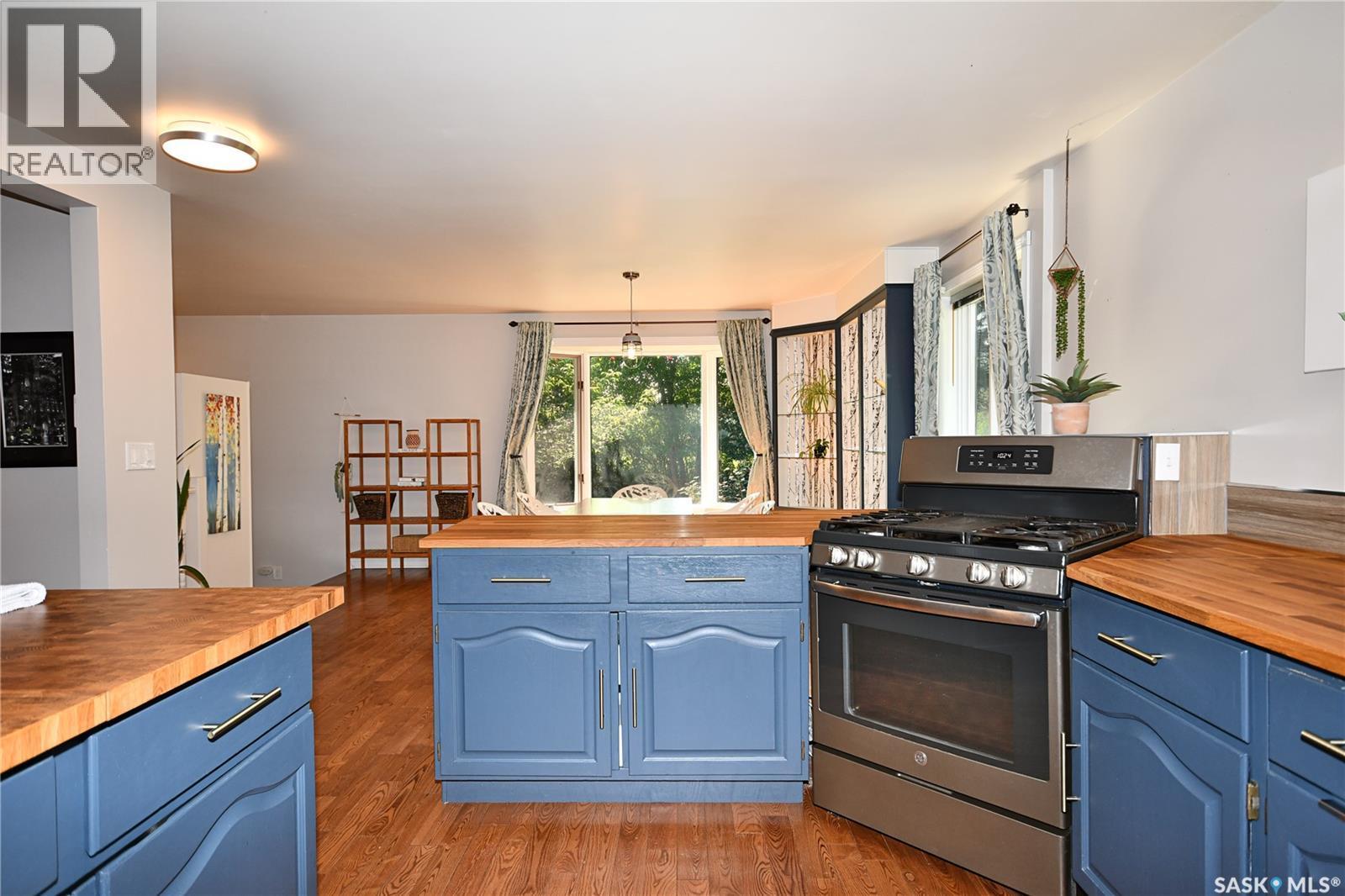 321 1St Avenue N, Big River, SK - Indoor Photo Showing Kitchen