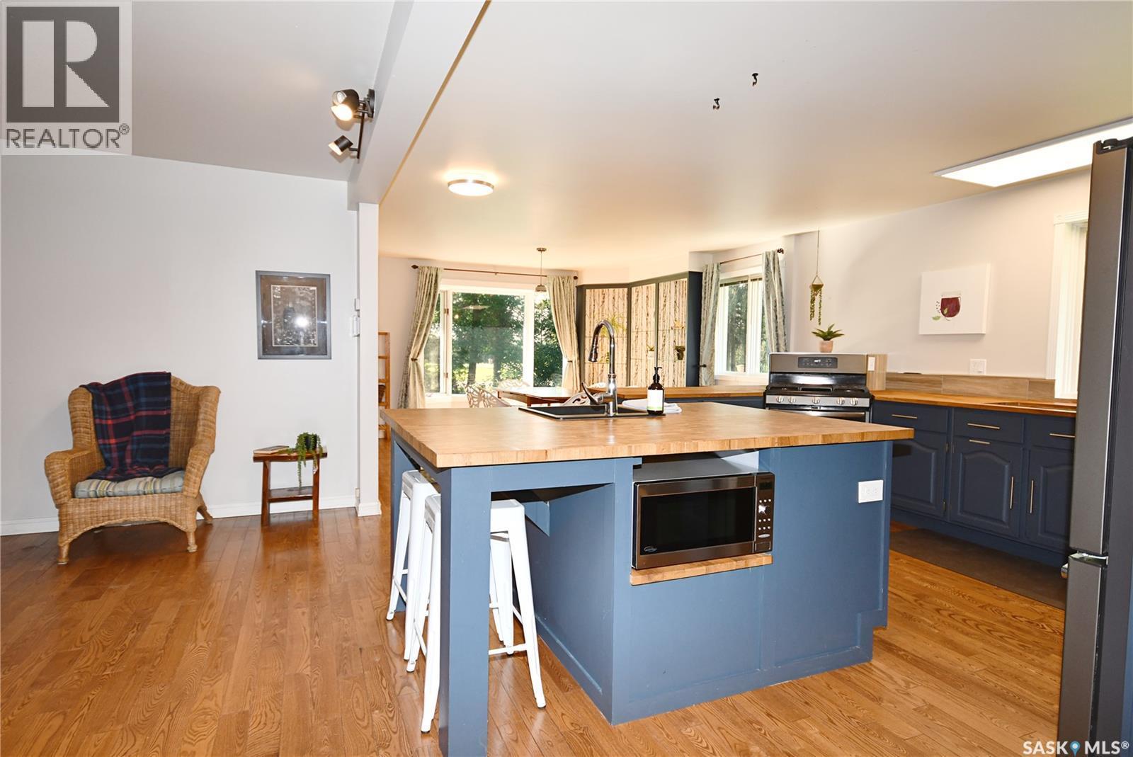 321 1St Avenue N, Big River, SK - Indoor