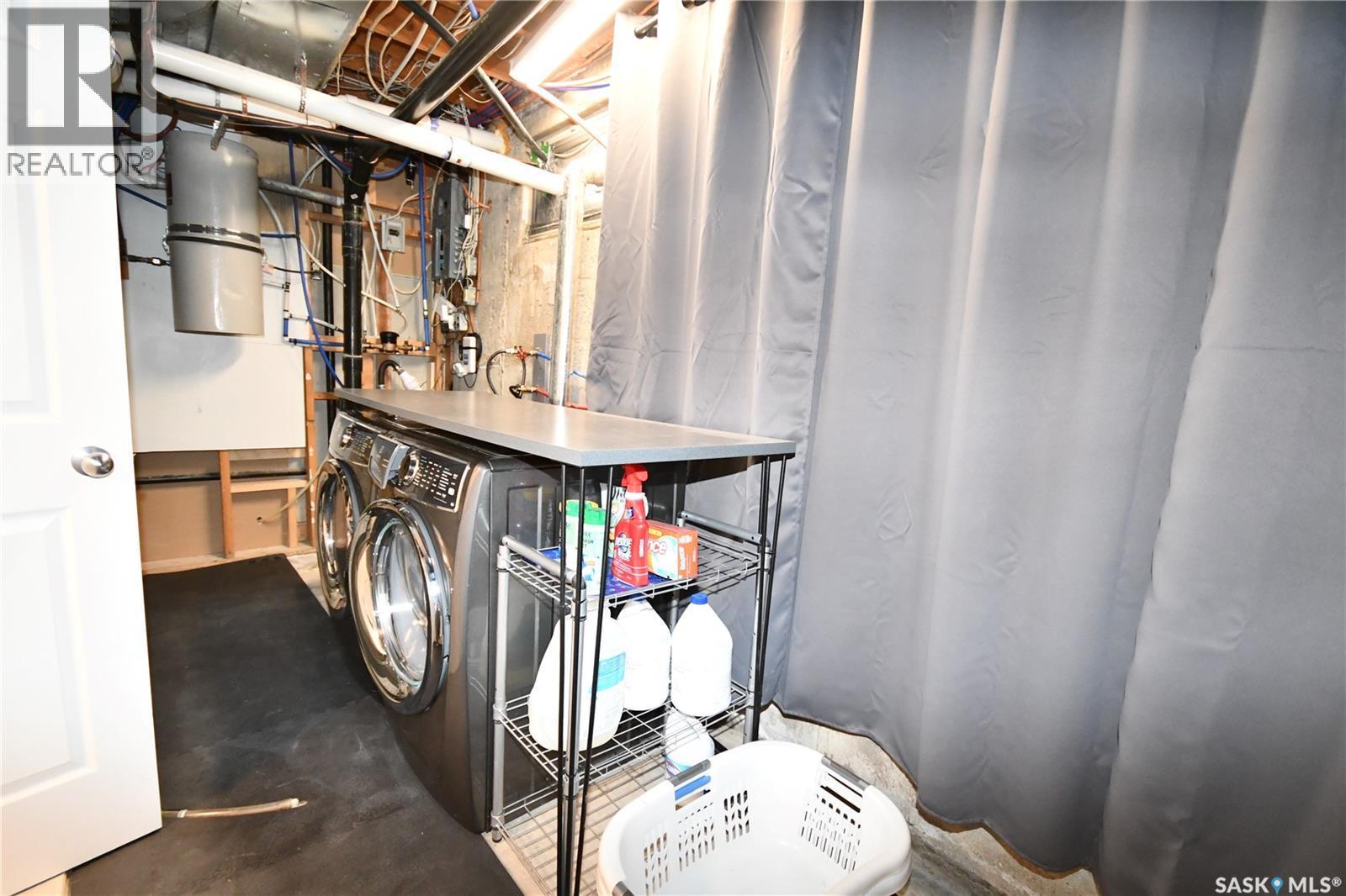 321 1St Avenue N, Big River, SK - Indoor Photo Showing Laundry Room