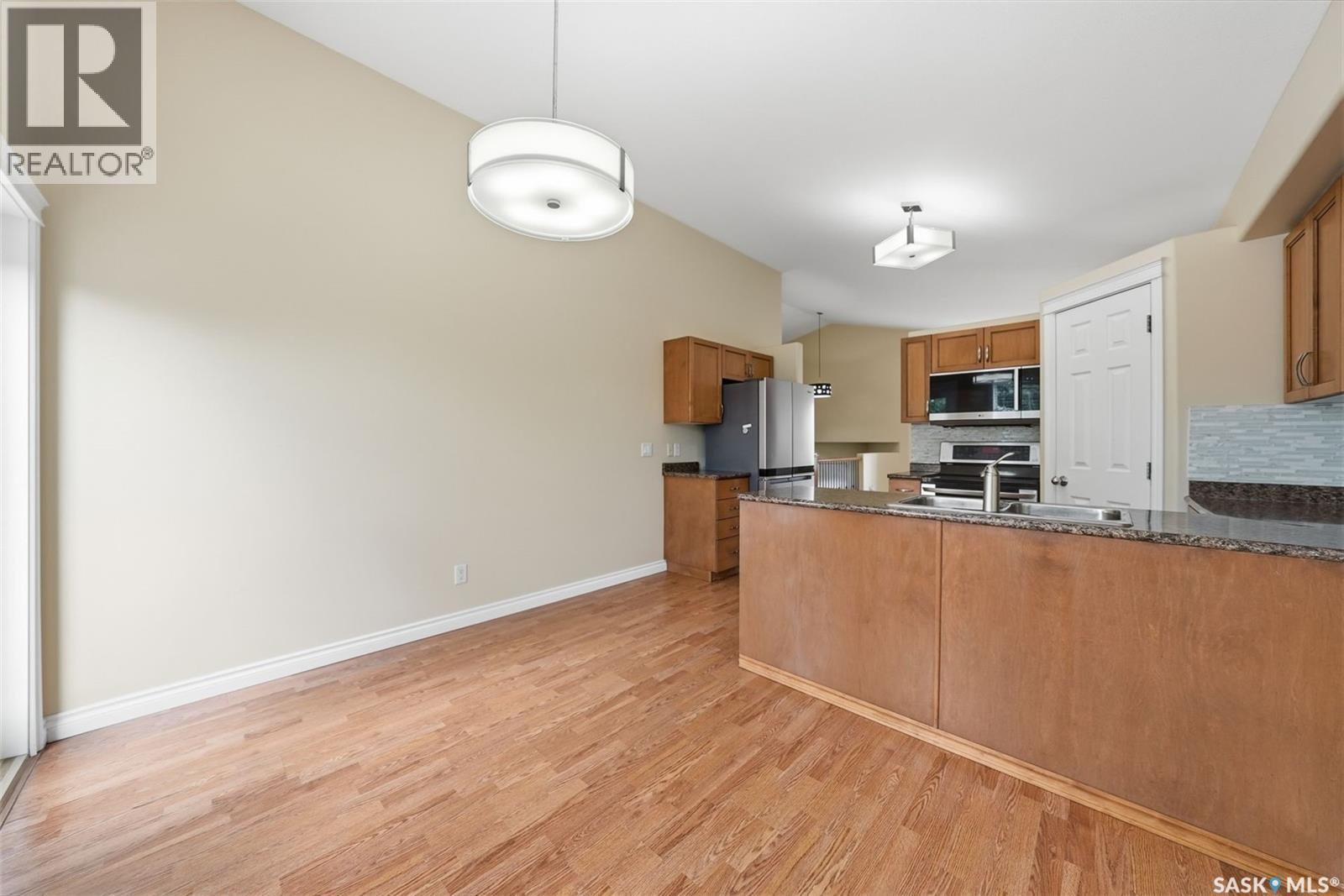110 Bennion Crescent, Saskatoon, SK - Indoor Photo Showing Kitchen