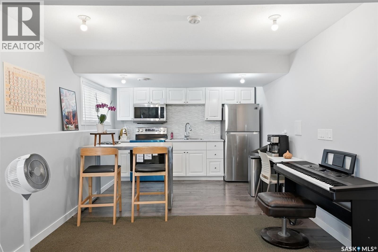 110 Bennion Crescent, Saskatoon, SK - Indoor Photo Showing Kitchen With Stainless Steel Kitchen