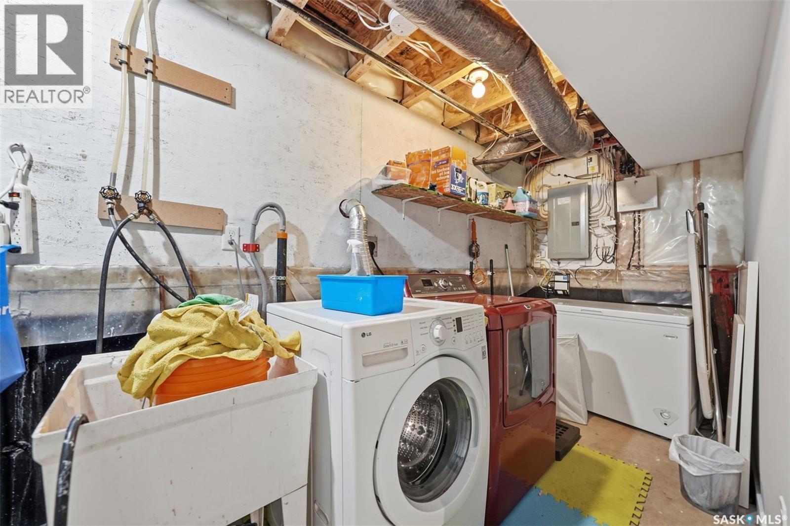 110 Bennion Crescent, Saskatoon, SK - Indoor Photo Showing Laundry Room